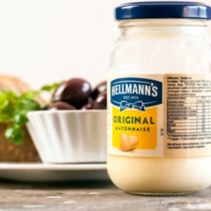 An Ambient food display that features range of Hellmanns Range