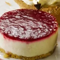 Pr Mini White Choc Raspberry Mousse X 28