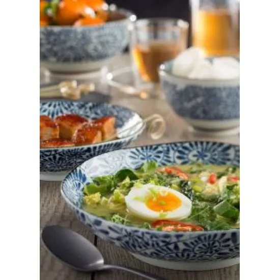 Blue and White Bowl With Flower Patterned Bowl