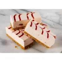 Pr Strawberry Cheesecake Traybake 44 Portions